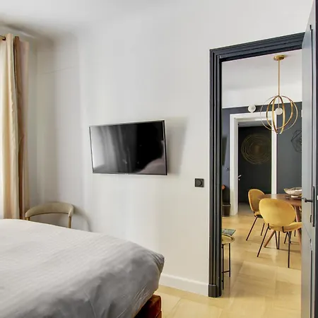 Sejours Parisiens / Belle Courcelles / 4* Apartment *